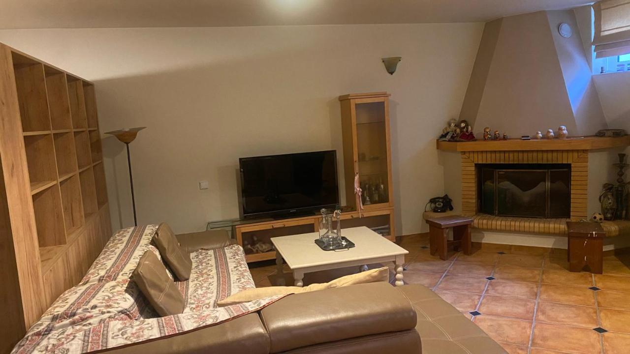 Seaside Family Apartment - Kalamata Faraí エクステリア 写真